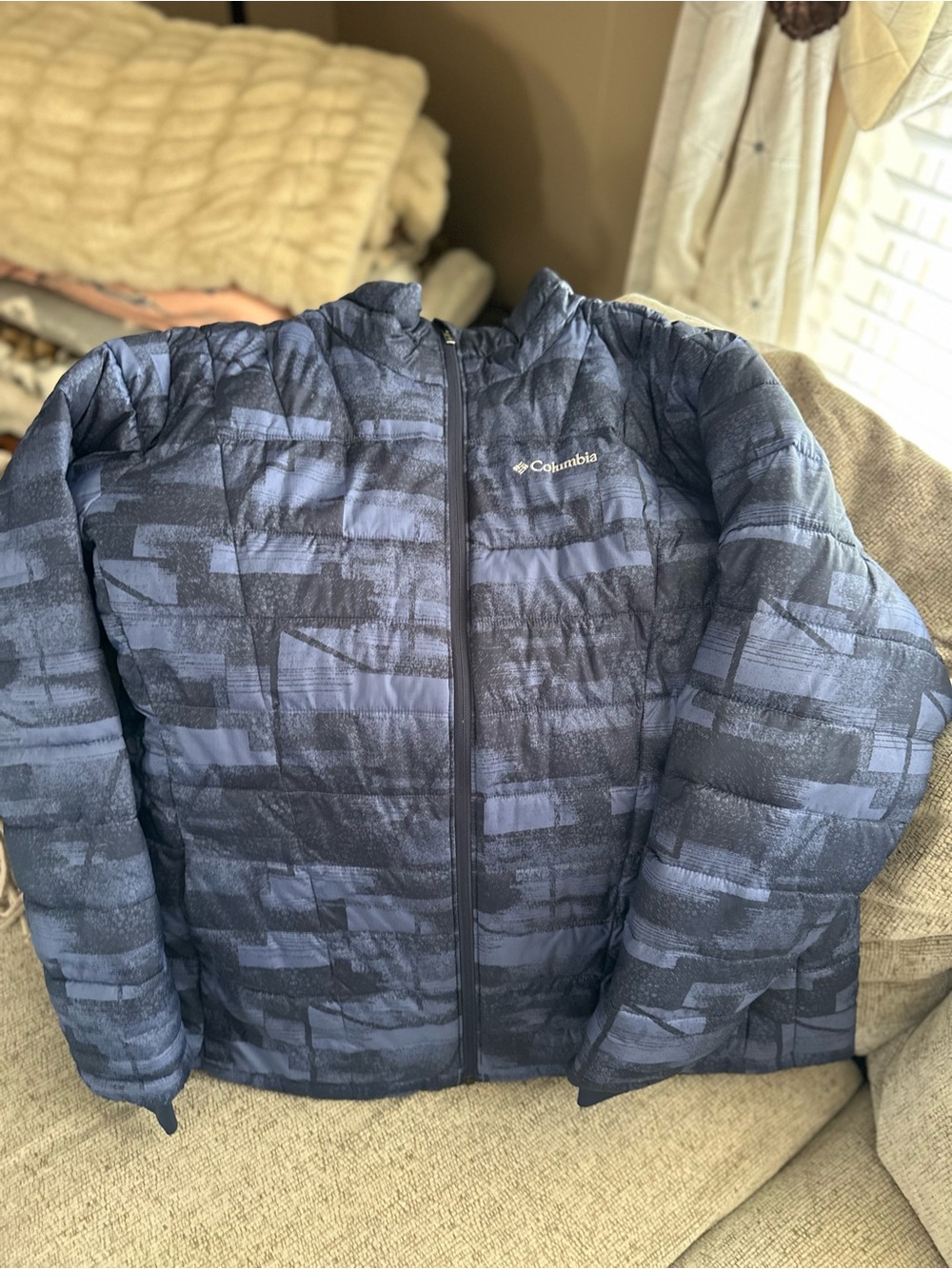 Columbia Women’s Navy Patterned Puffer Jacket